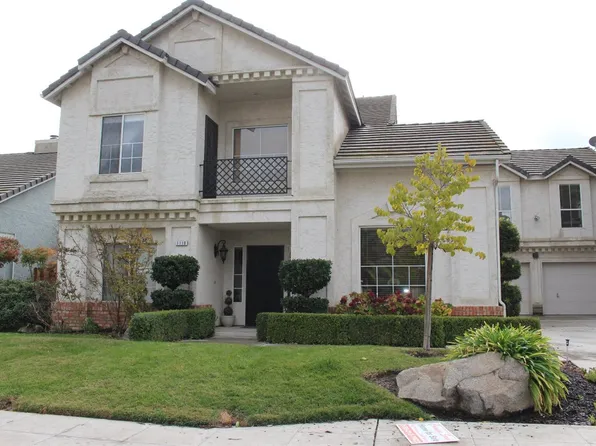 1110 Minarets Ave, Clovis, CA 93611