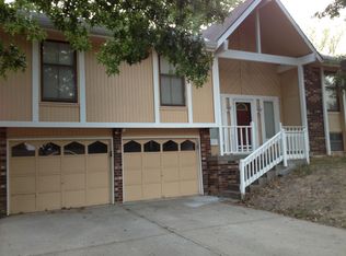 1116 Canterbury Ln, Liberty, MO 64068