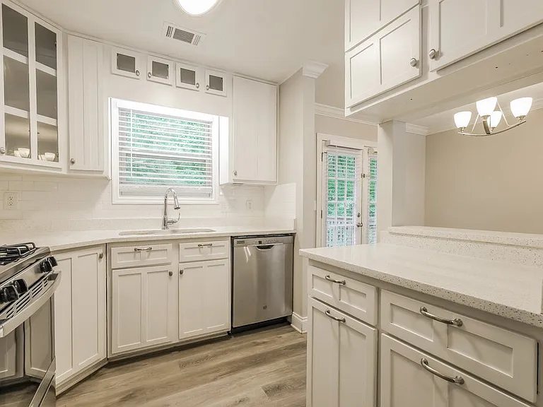 140 Birch Rill Dr — Photo 8