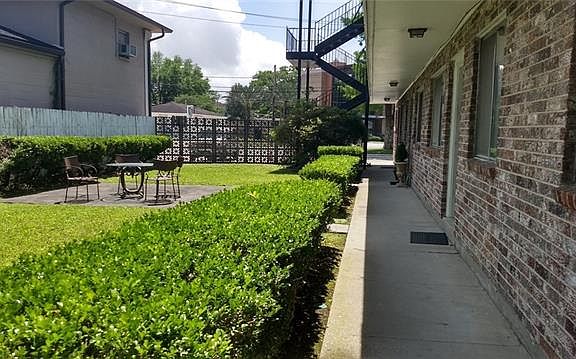4th image of 2 Metairie Ct APT O