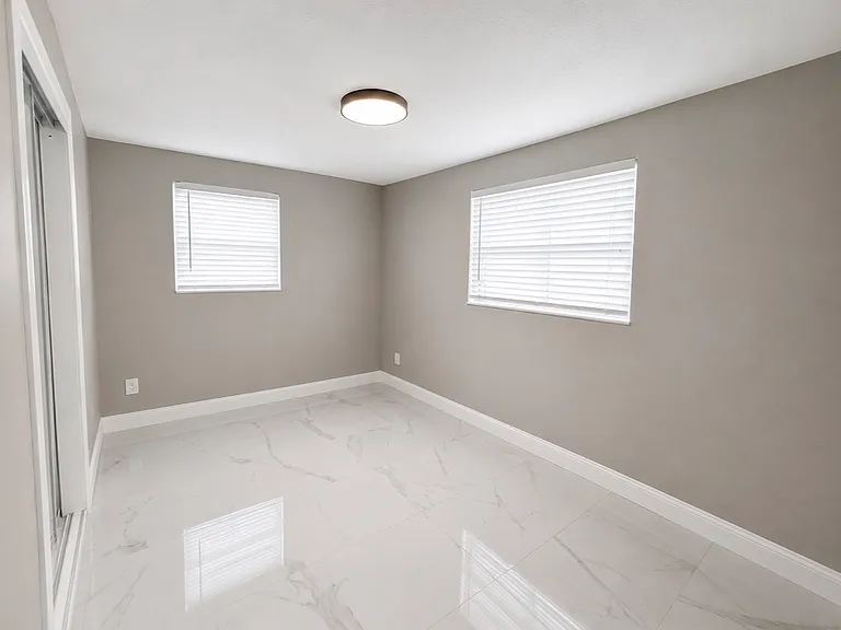 2610 Templewood Dr — Photo 2