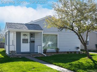 25620 Tecla Ave, Warren, MI 48089