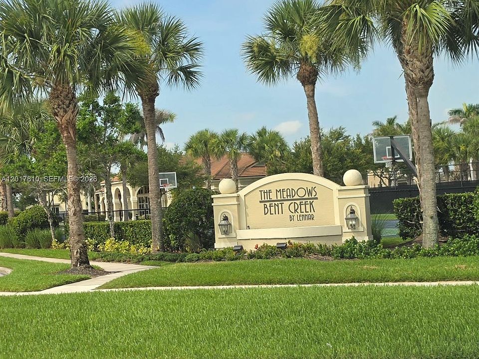 1st image of 831 Bent Creek Dr