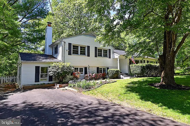 1st image of 6203 Beachway Dr