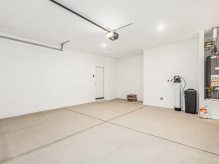 8821 W Agora Ln — Photo 28