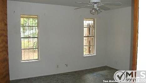 4th image of 3323 Scenic Ln
