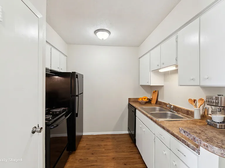 Bear Creek Apartments — Photo 13