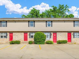 Hershey Clearwater Townhomes, Bloomington, IL 61704