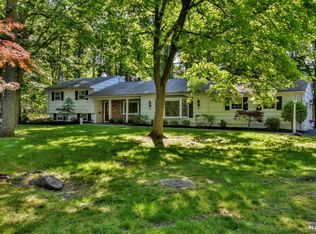 196 Mac Intyre Ln, Allendale, NJ 07401