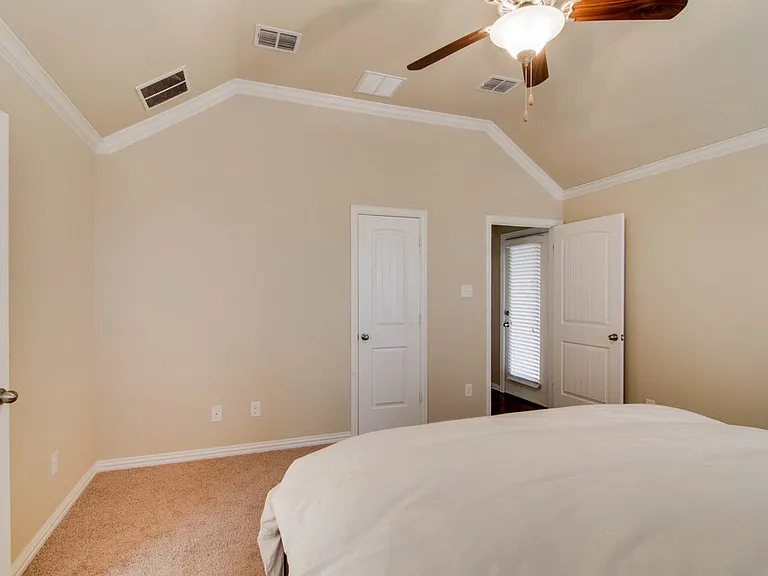 16221 Stillhouse Hollow Ct — Photo 10