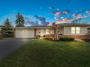 61 Avon Rd, Elk Grove Village, IL 60007