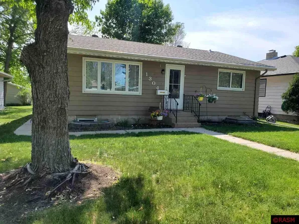 1304 S State St, New Ulm, MN 56073