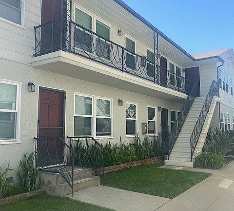 2nd image of 8203 Crenshaw Dr #2