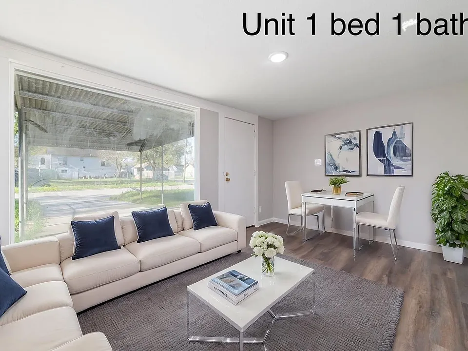 800 E Adoue St #1/2