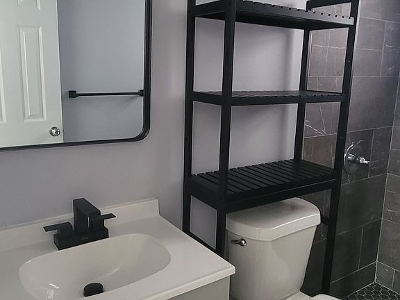 5th image of 316 SW 9th St #2