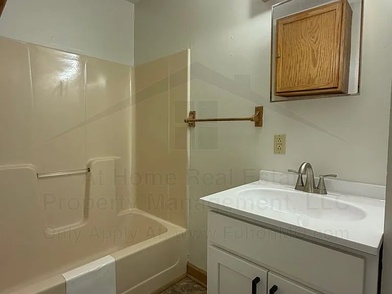 1514 Monroe St — Photo 10