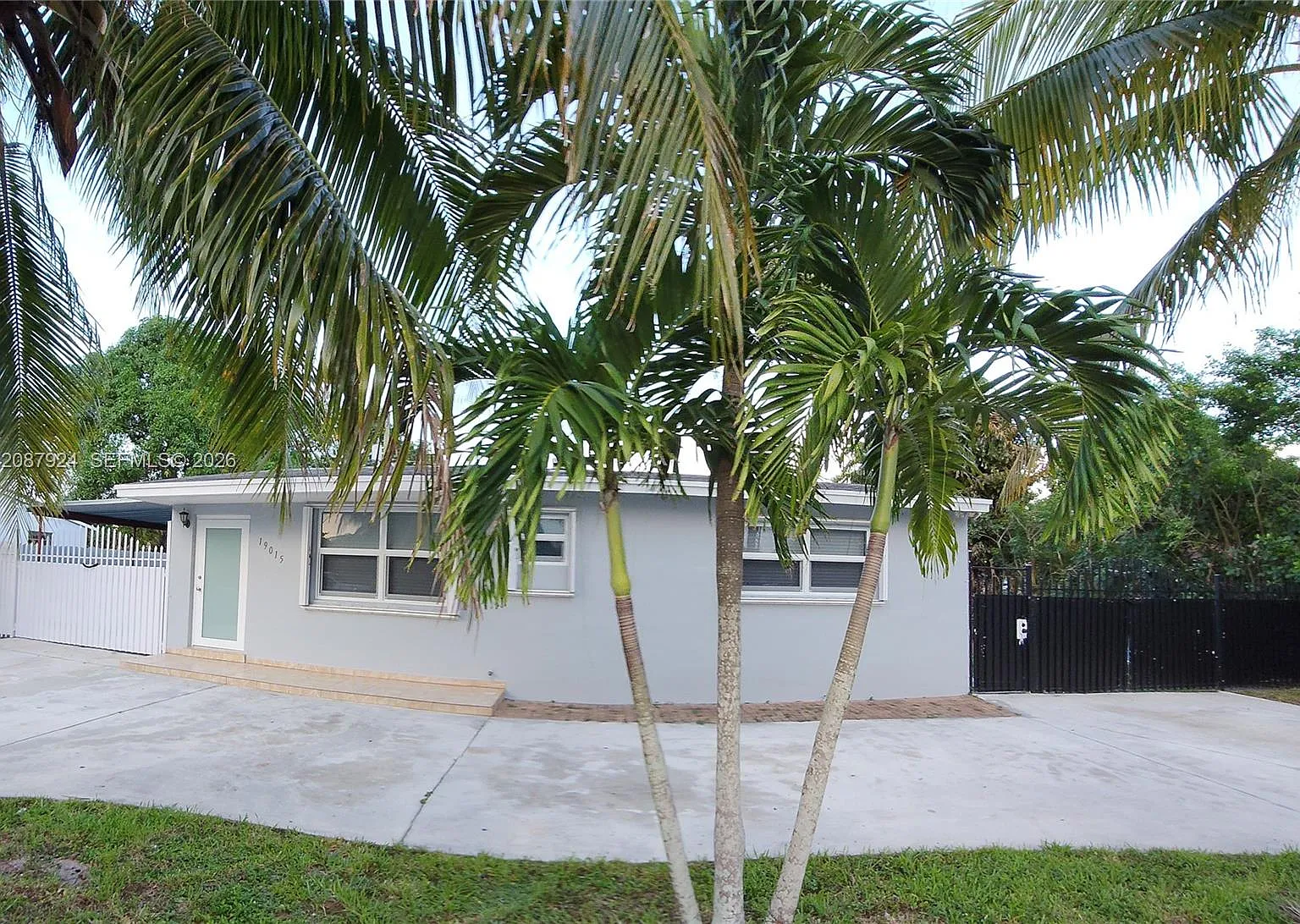 Realsite Est Sec 4 — Photo 3