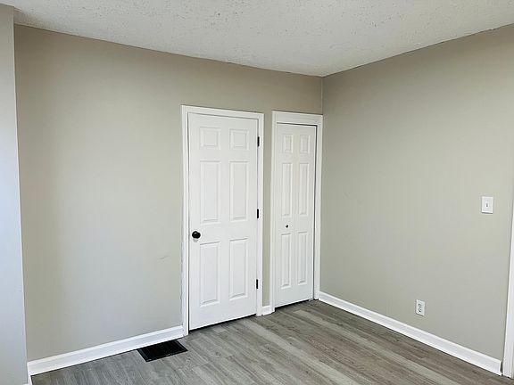 4th image of 326 S 43rd St