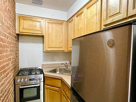 5th image of 127 W 81st St APT 3B