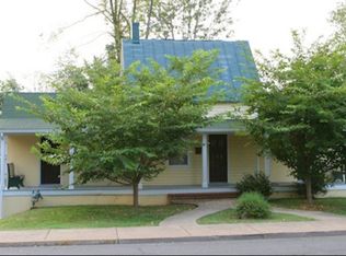 215 Culpeper St #A, Warrenton, VA 20186