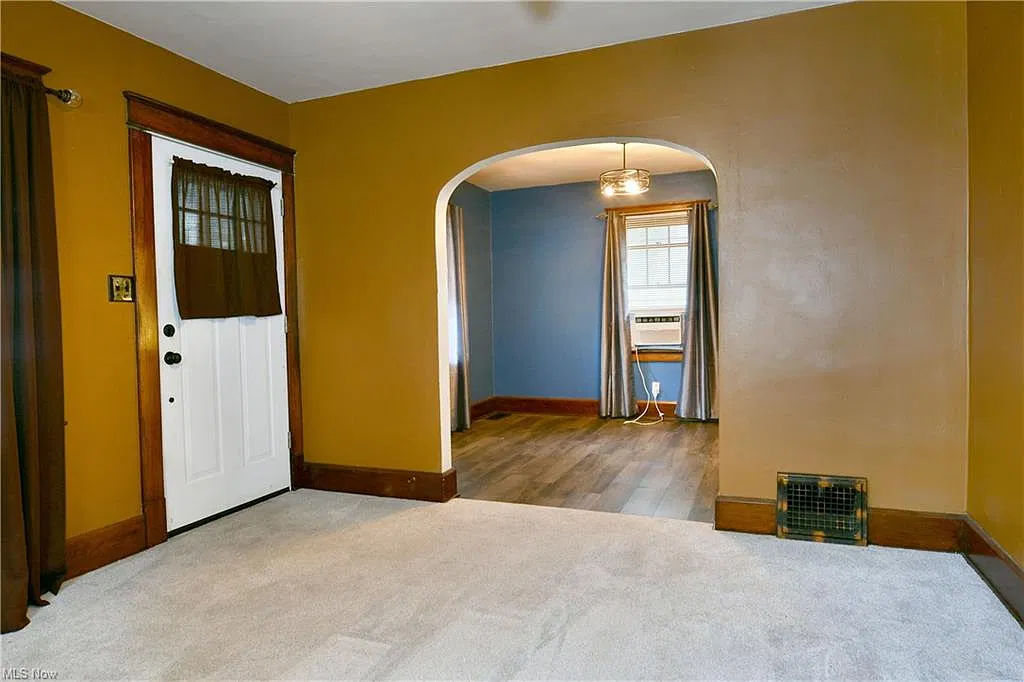 3 bed, $1,100 — Photo 3