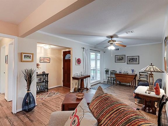 2nd image of 12019 Dunlap St