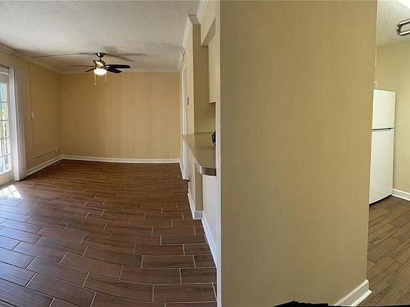 4th image of 435 Wymore Rd #106