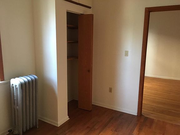 5th image of 1200 W Thorndale Ave #Elegant