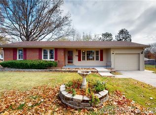 1006 Gayle St, Eldon, MO 65026