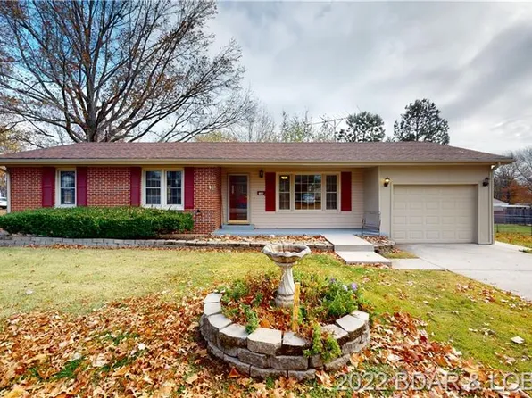 1006 Gayle St, Eldon, MO 65026