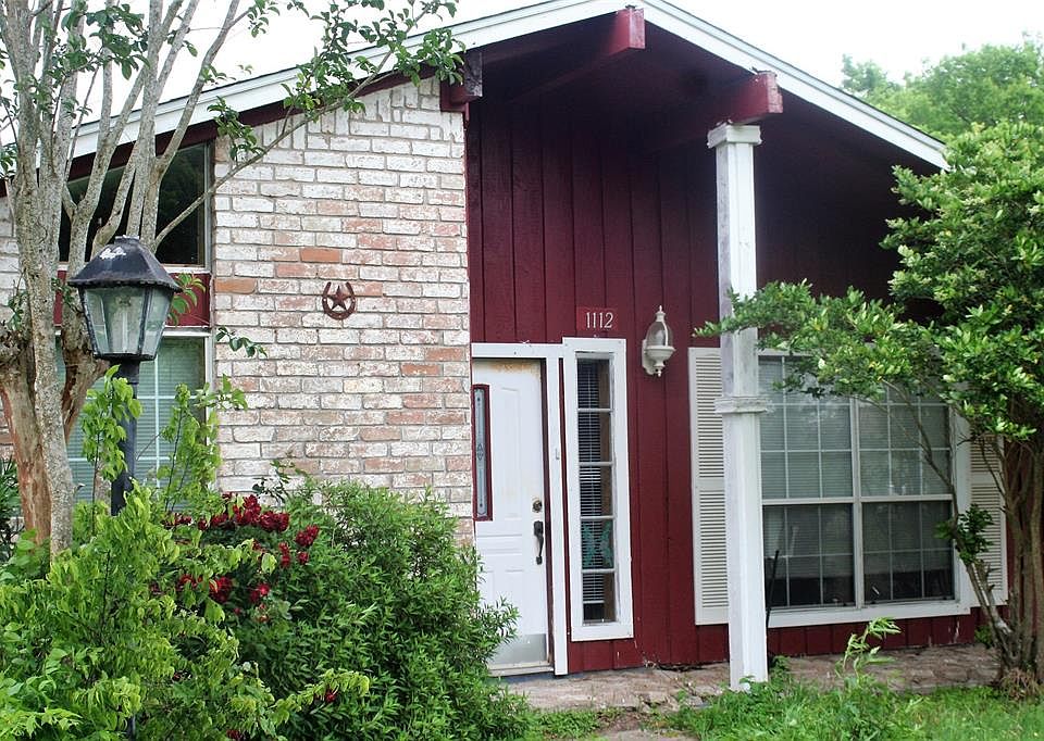 1st image of 1112 N Avenue O