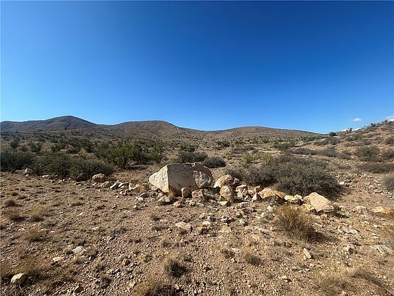 4th image of 354-10-007 E Siesta Rd