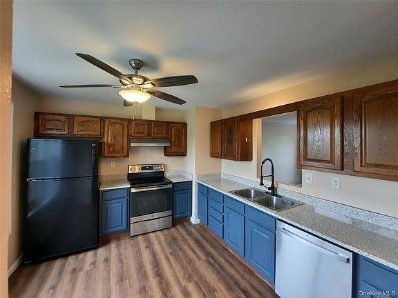 5th image of 131 Ridgebury Rd #133