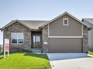 19316 Franklin Cir, Elkhorn, NE 68022