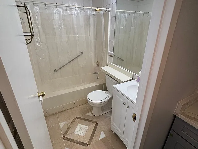 60 Strawberry Hill Ave #415 — Photo 6
