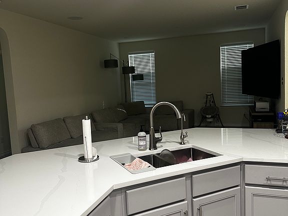 2nd image of 4527 Stetson Park
