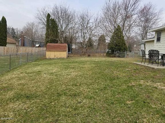 4th image of 555 Vida Cir