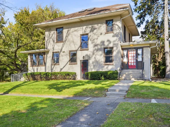 523 E Elmwood Ave, West Chicago, IL 60185