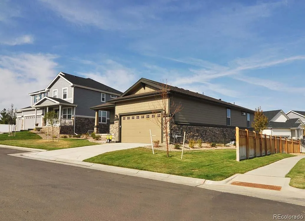 3 bed, 1818 sqft, $3,150 — Photo 4