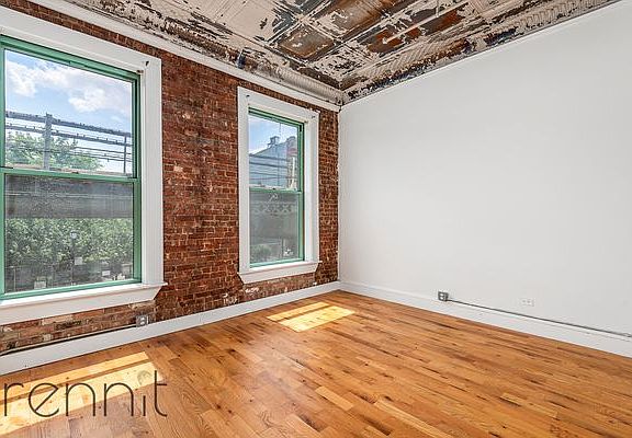 3rd image of 1093 Putnam Ave #C1
