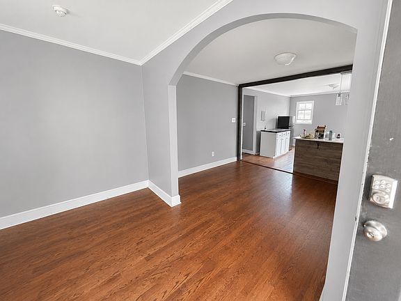 4th image of 432 Gilchrist Rd
