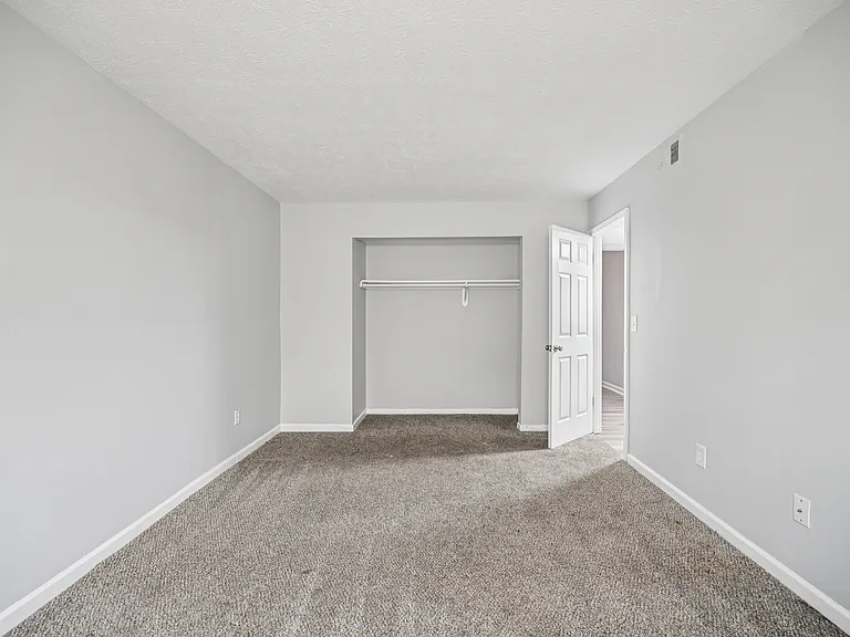Virginia Creek Apartments — Photo 24