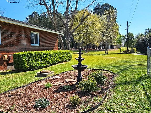5th image of 8369 Graves Hwy