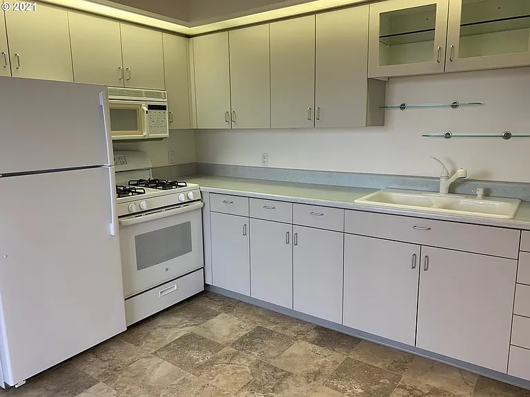 2101 E 6th St #2101 — Photo 5