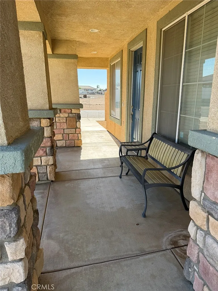 4 bed, 2306 sqft, $3,000 — Photo 2