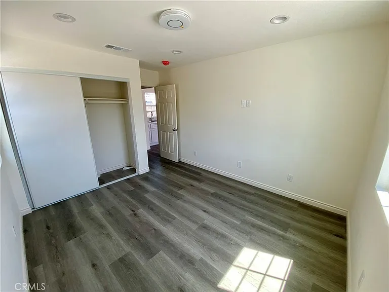 4924 Stewart Ave — Photo 8