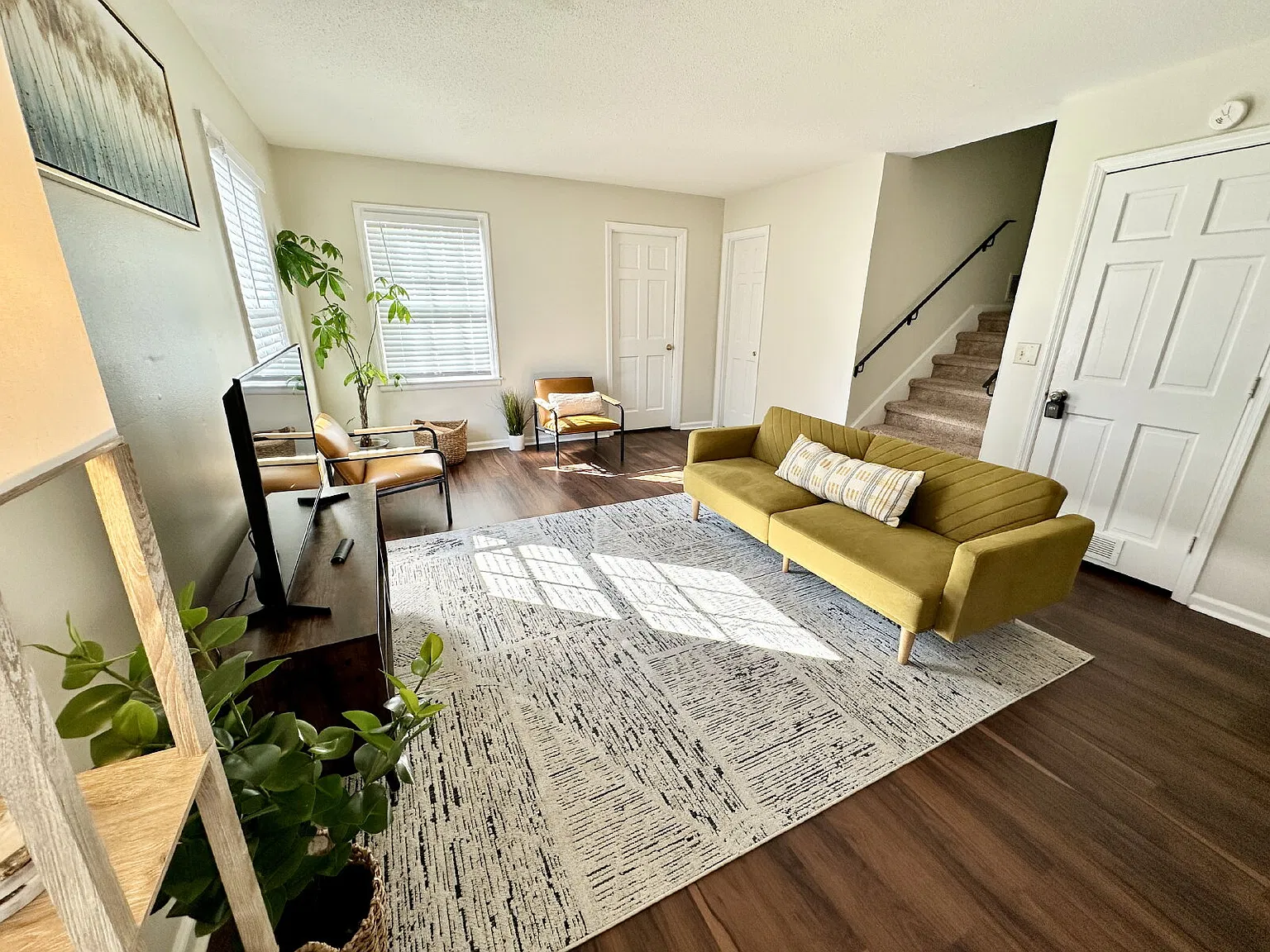 3 bed, 2.5 bath, 1250 sqft, $3,150 — Photo 2