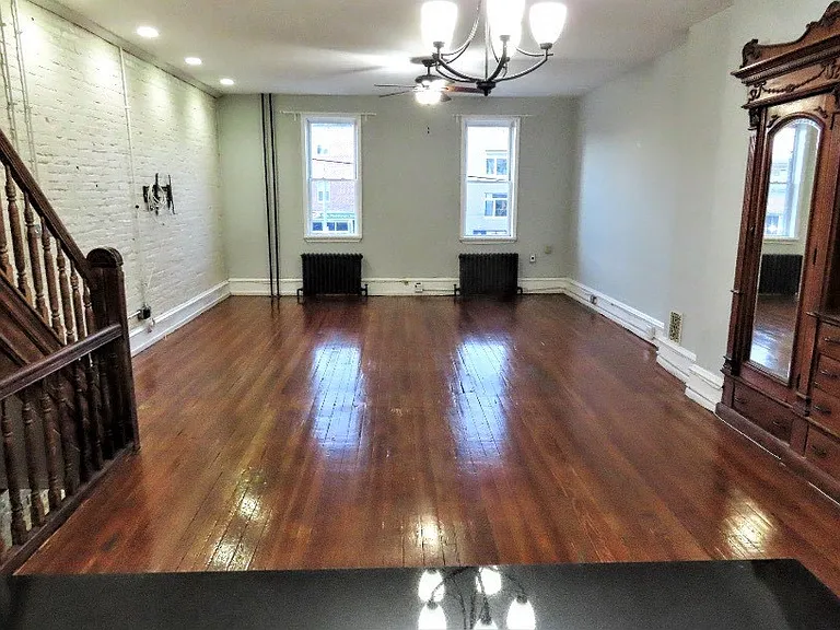 618 E Girard Ave #2 — Photo 2
