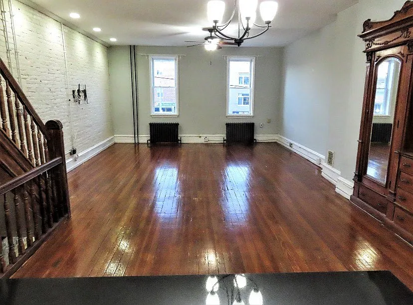 Building Photo - 618 E Girard Ave #2