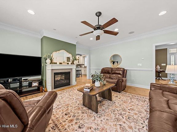 2nd image of 105 Pine Ledge Road